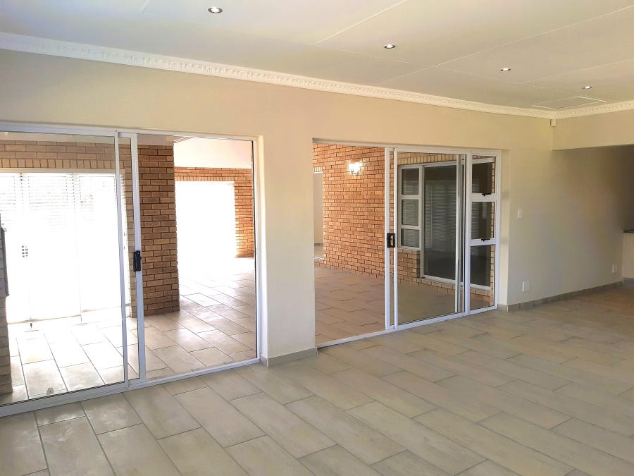 3 Bedroom Property for Sale in Paradise Beach Eastern Cape